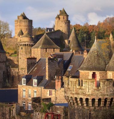 ado chateau de fougeres min 1 380x395 1