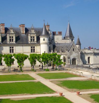 amboise chateau final 1 380x395 1