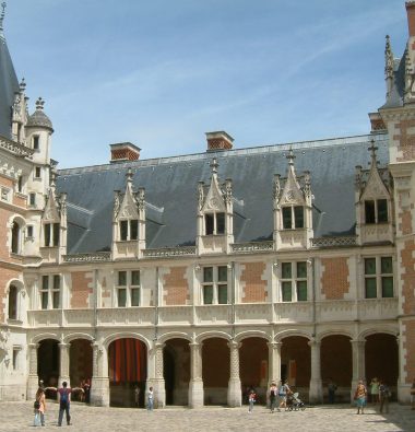 chateau de blois aile louisxii 380x395 1